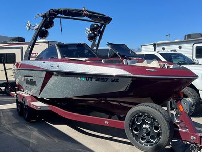 2018 Malibu Wakesetter 23 LSV - Great Condition, Turnkey + Included Surf Gear
