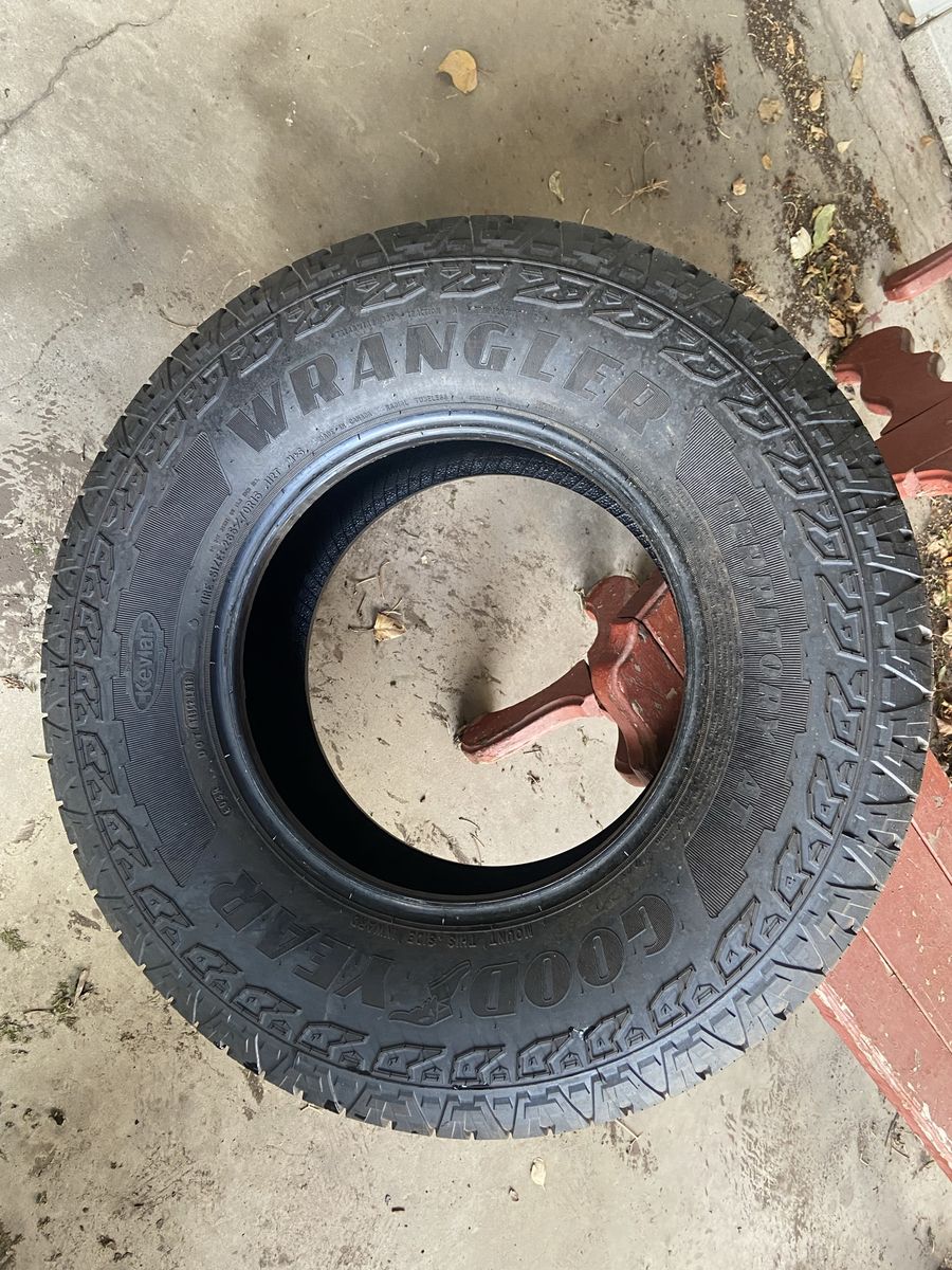Brand New Goodyear Wrangler Territory AT 265/70R16 Tire