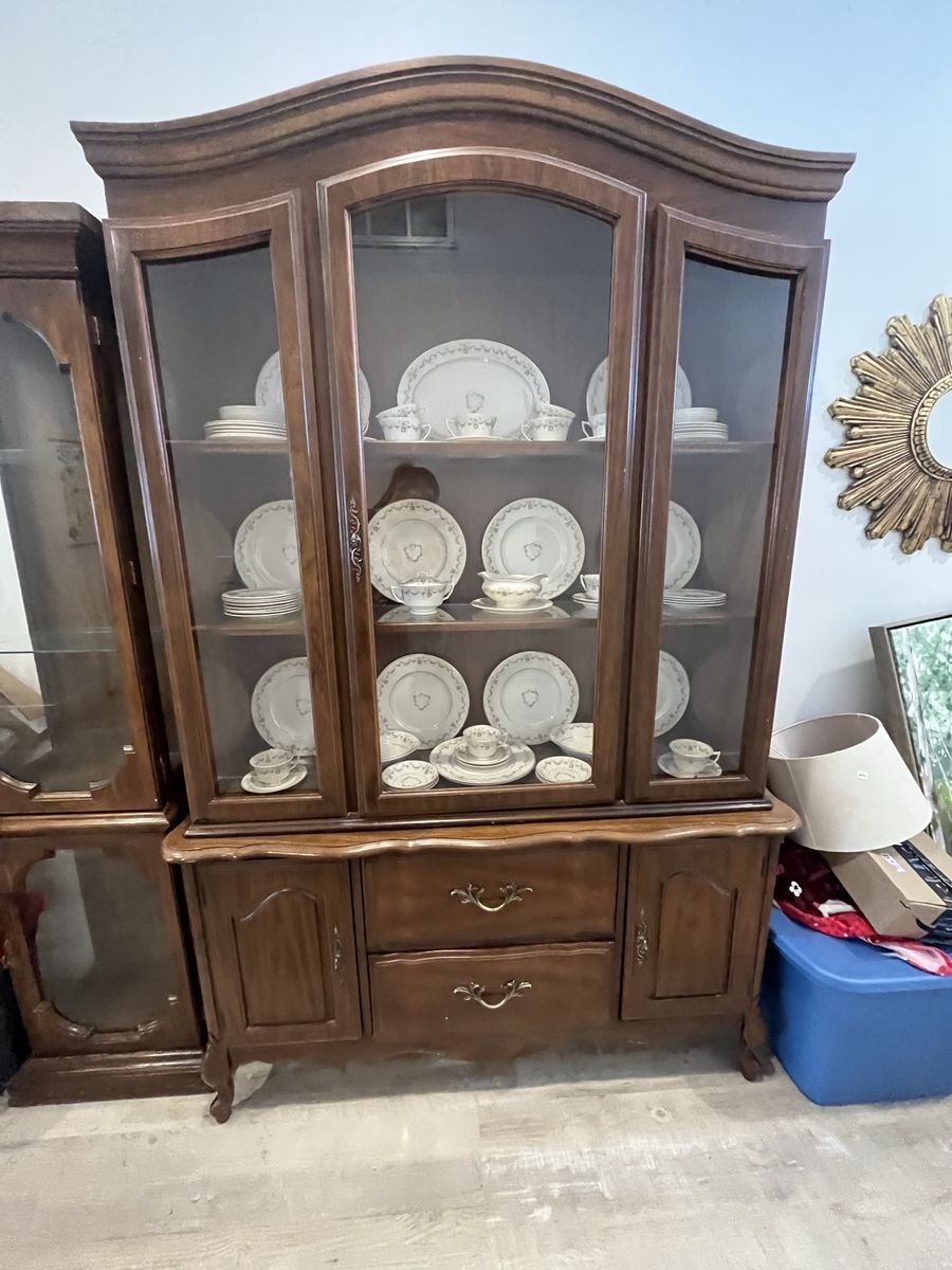 Beautiful China Hutch