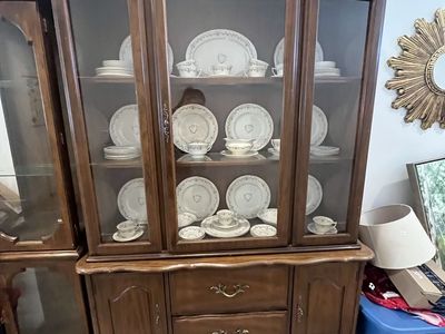 Beautiful China Hutch