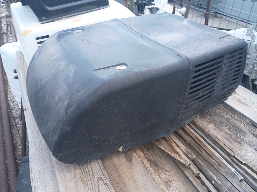 RV Air Conditioner Unit - Used, Black Exterior