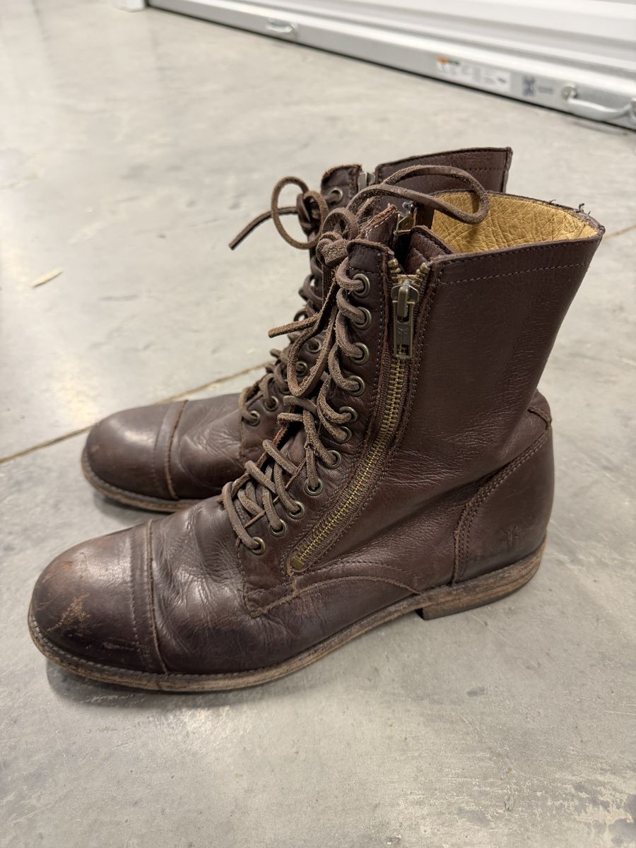 FRYE Dress Boots - Men - Size 9 D