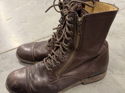 FRYE Dress Boots - Men - Size 9 D