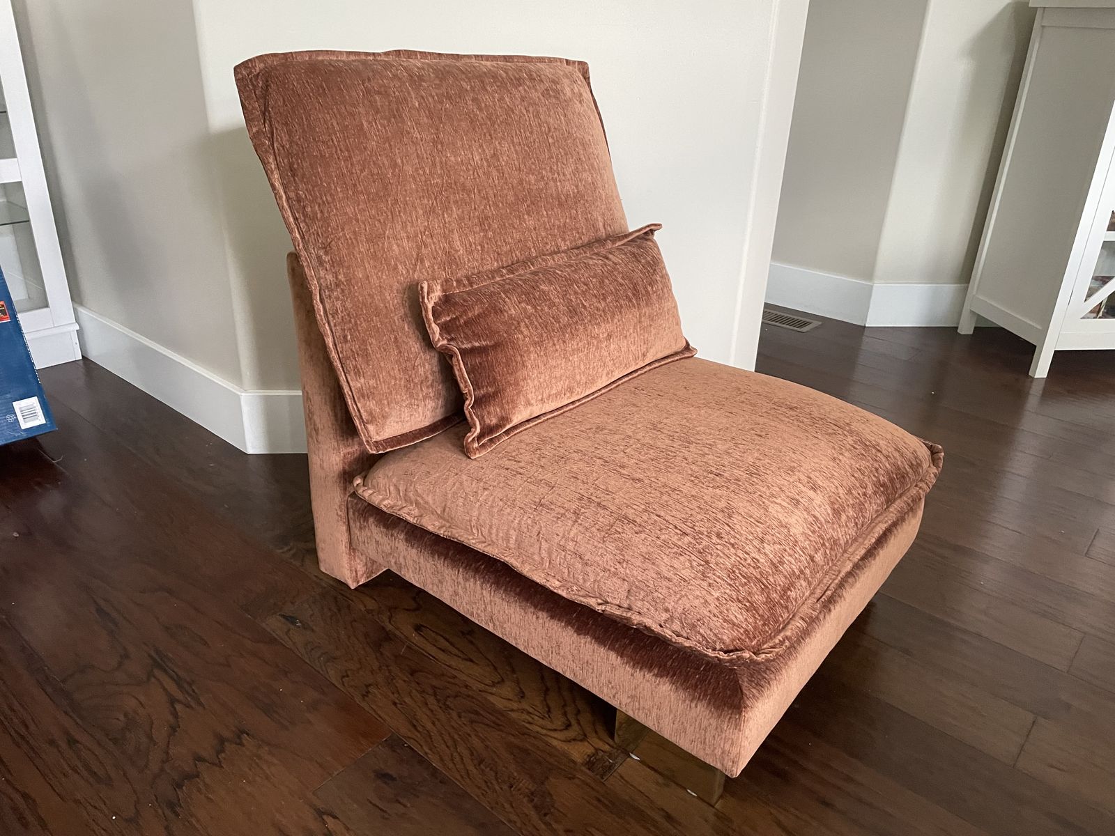 New. Armless Lounge Chair, Single Sofa With Cushions