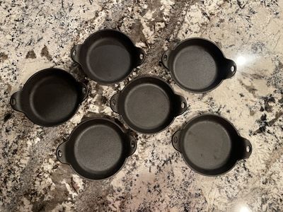 Lodge Cast Iron Round Mini Server Set 14 Ounce 6"