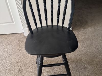 6 Black bar stools 24in