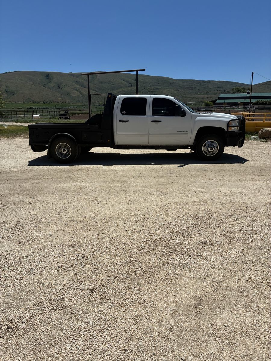 2011 Chevy 3500 Dually