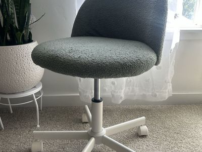 IKEA ODGER Swivel Desk Chair Green Boucle Fabric Adjustable Height Office Chair