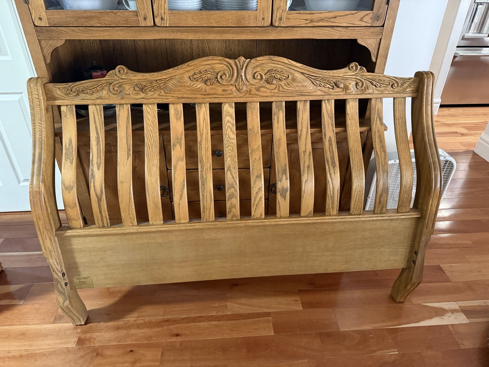 Queen Oakwood interiors
