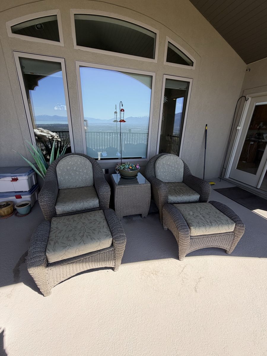 Wicker Patio Set. 2 Chairs, 2 Ottoman’s, 1 tables