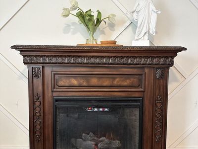 Ornate Wood Electric Fireplace - Fully Functional / Like New