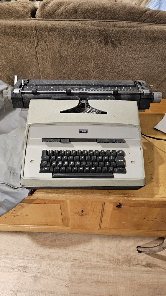 Electric IBM type writer