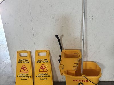 Mop Bucket, Handle 2 Wet Floor Signs