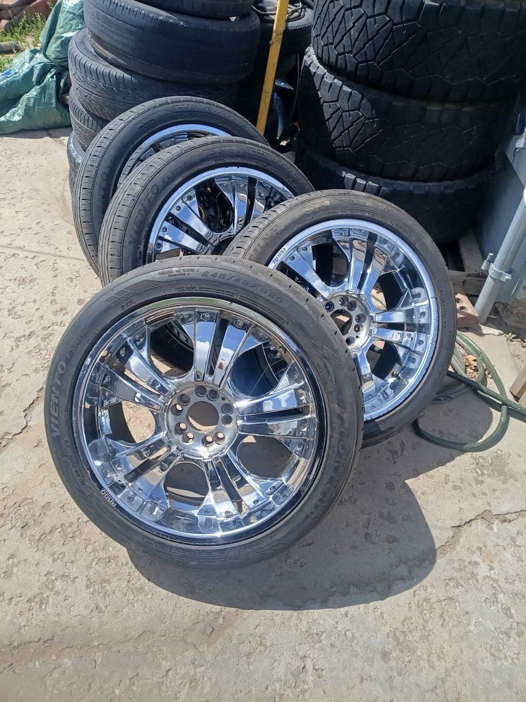 set(4) 245/45r20 tires w/ wheels 5×114.3/5/120
