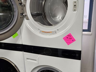 BRAND NEW! LG THINQ WASHER AND GAS DRYER WASHTOWER!