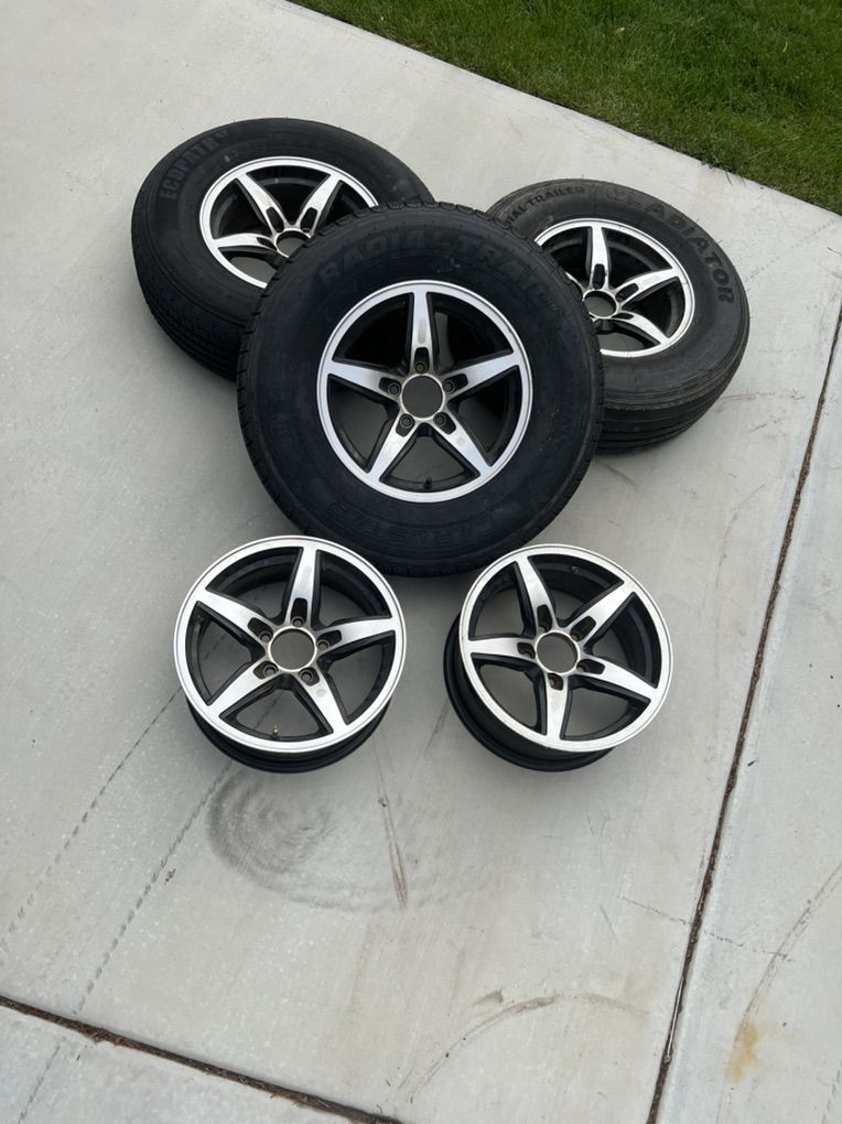 5 15 Alloy Trailer Wheels - 3 With Tires