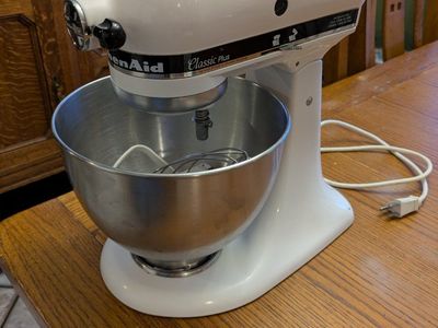 Kitchen Aid 4.5 Quart Tilt-Head Stand Mixer