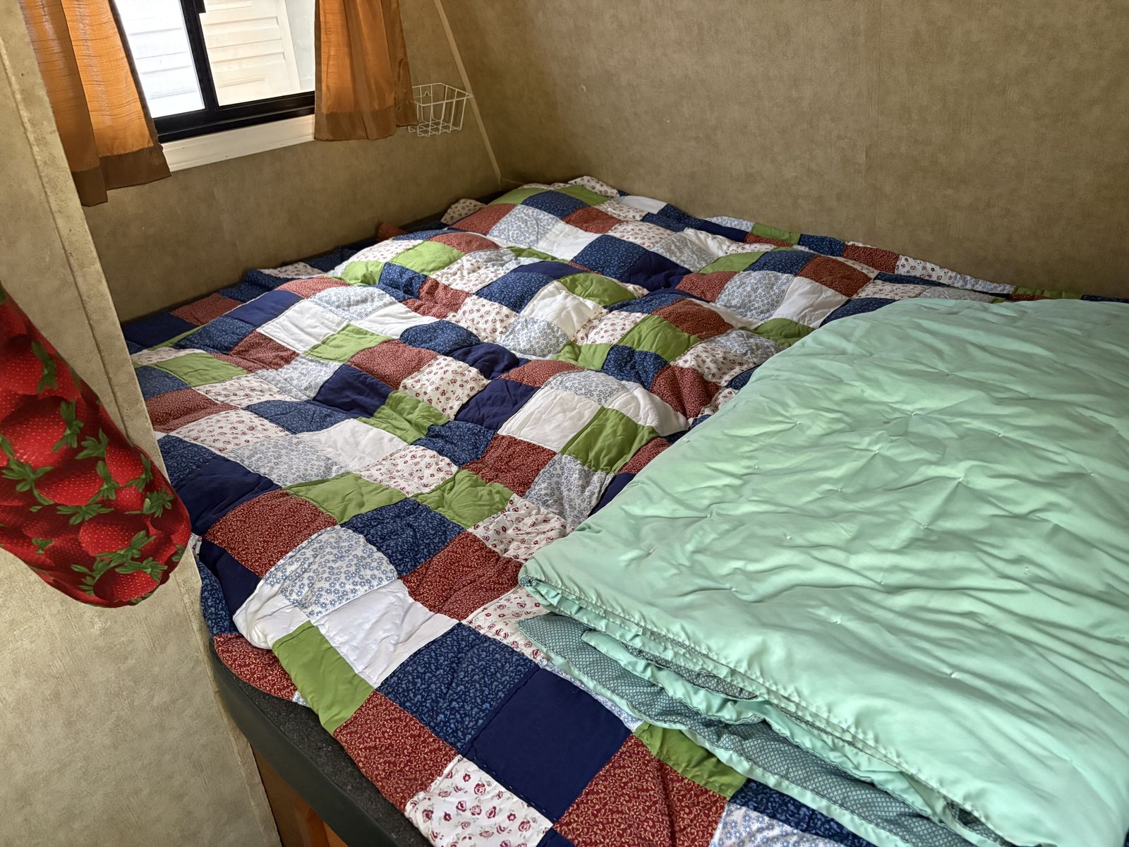 Main image 6