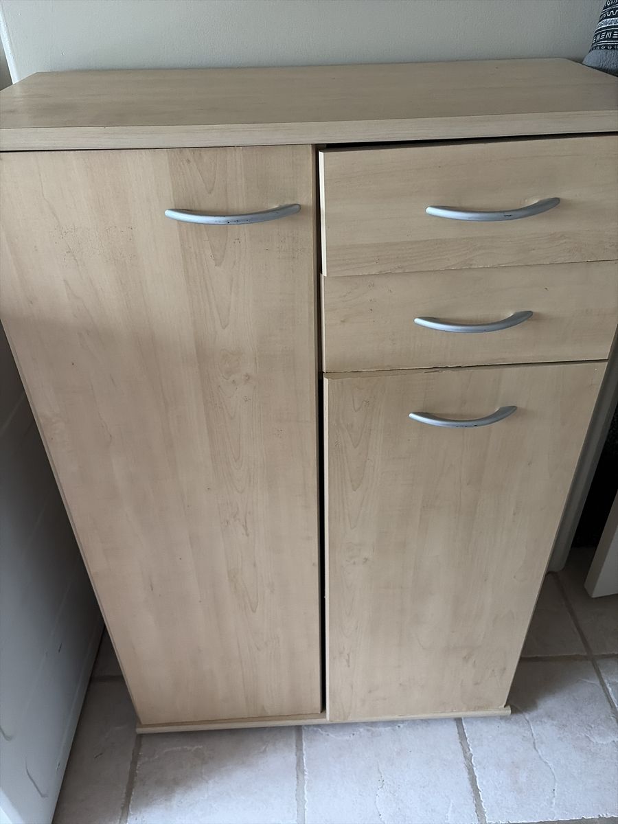 Dresser/Cabinet
