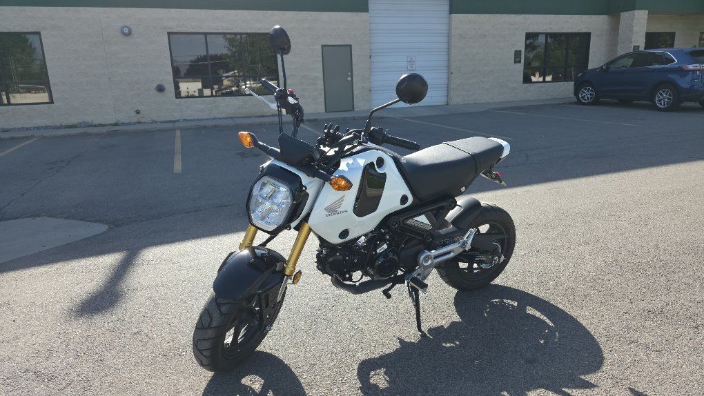 2024 Honda Grom ABS 125cc Road Bike - White, 1648 Miles, Manual Transmission