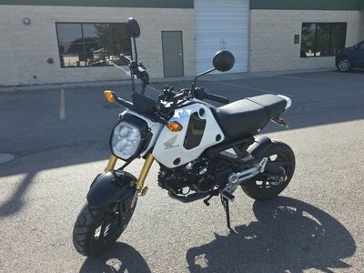 2024 Honda Grom ABS 125cc Road Bike - White, 1648 Miles, Manual Transmission