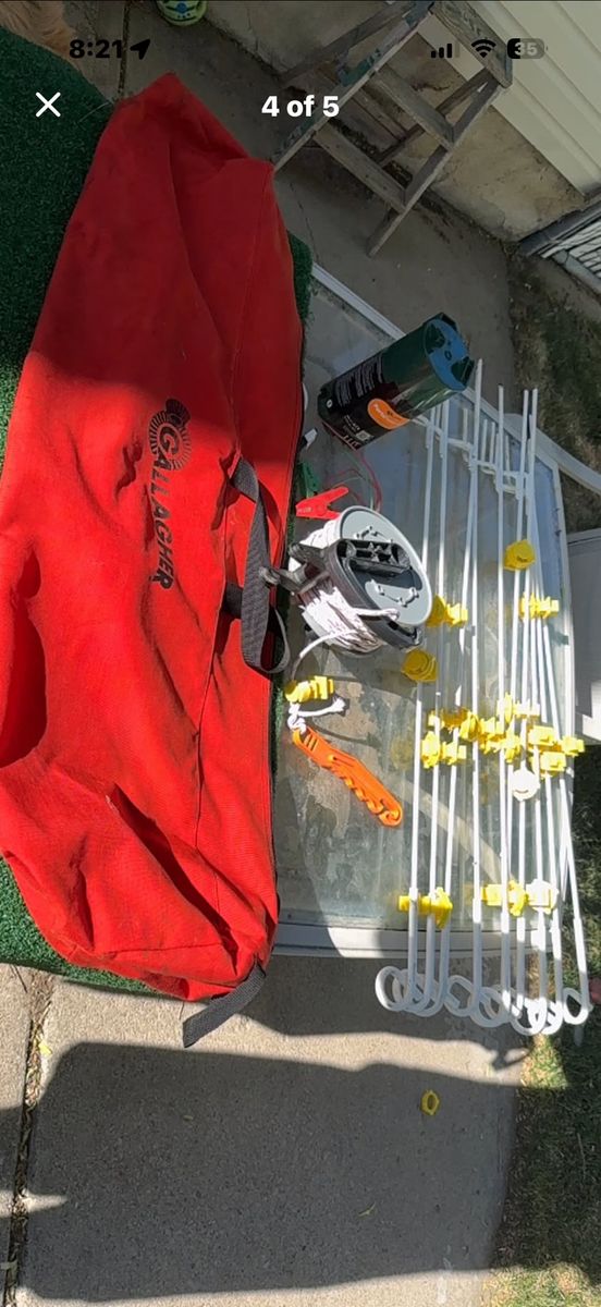 Gallagher PortaFence B11 Horse Corral Electric Fence Kit - Portable & Complete