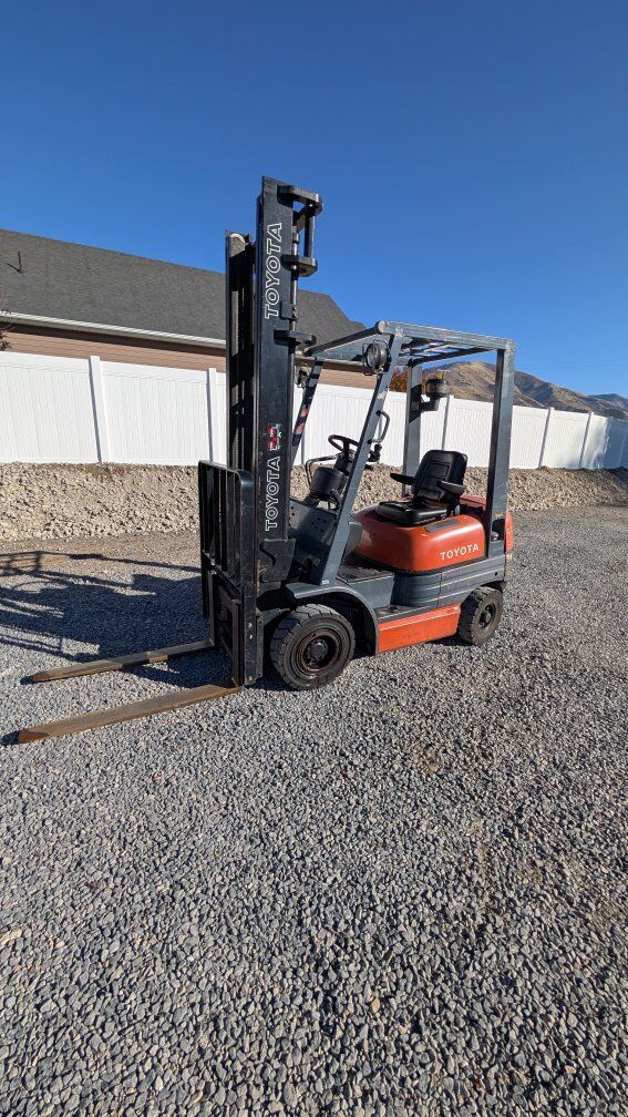 Toyota 4000 lb capacity forklift fork lift truck