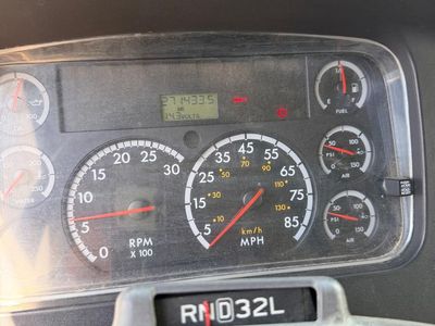 2005 Freightliner M2 106