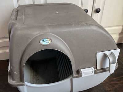 Litter Box -Omega Paw