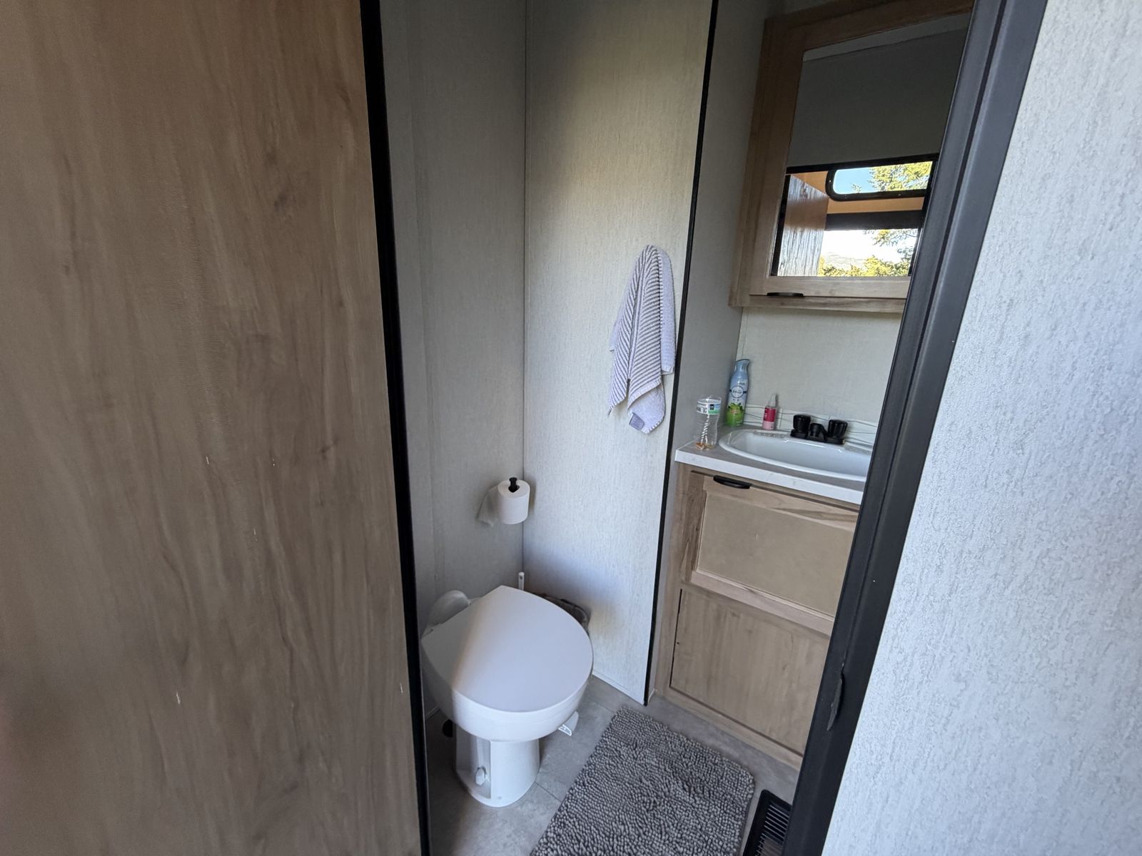 Main image 6