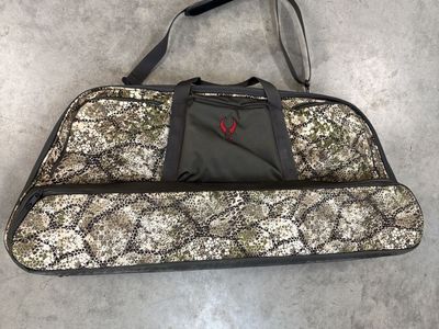 Badlands Camo Padded Soft Compound Bow Case with Shoulder Strap archery