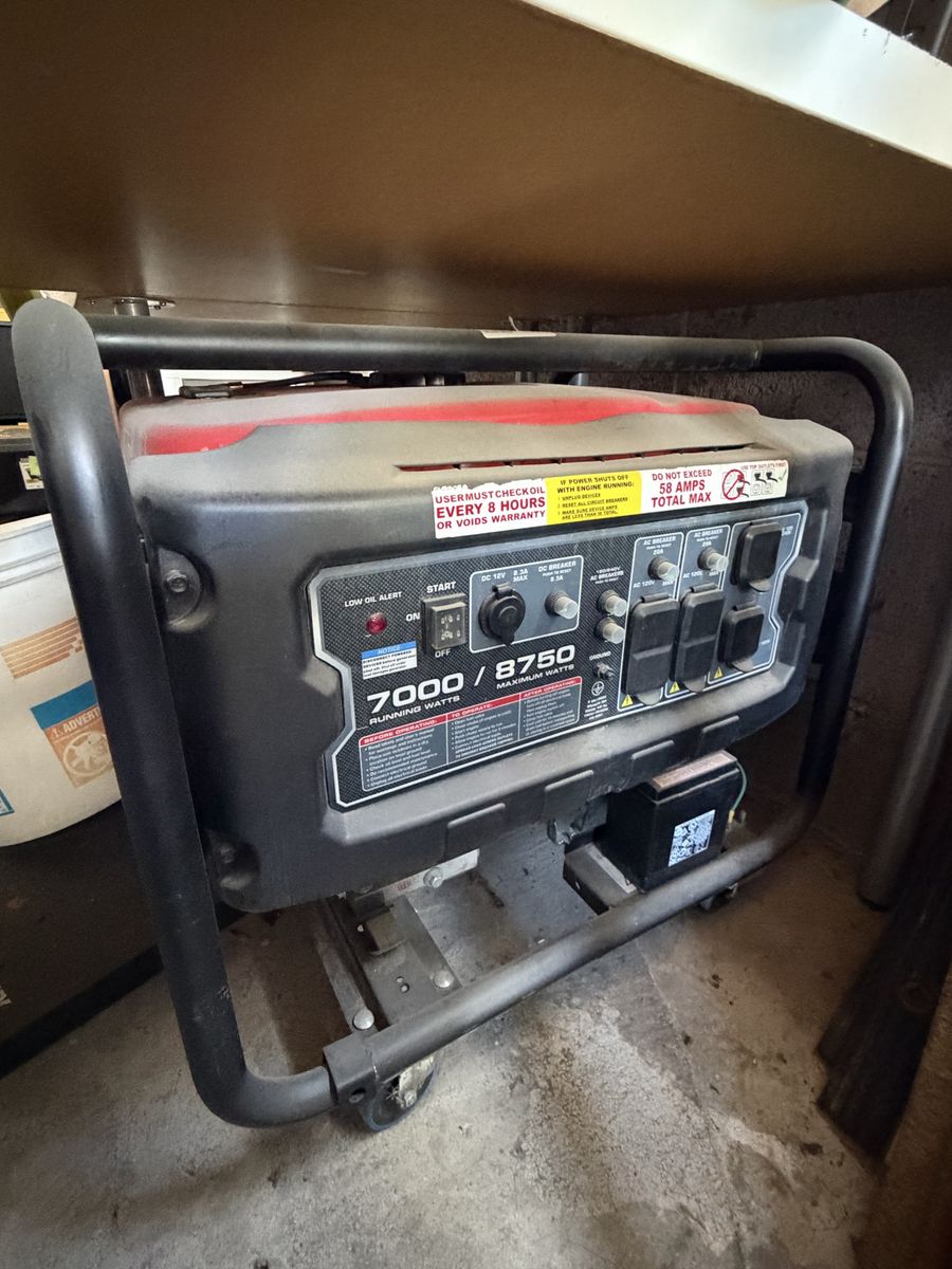 Predator 8750 Watt Heavy Duty Portable Gas Generator (7000 Running Watts)