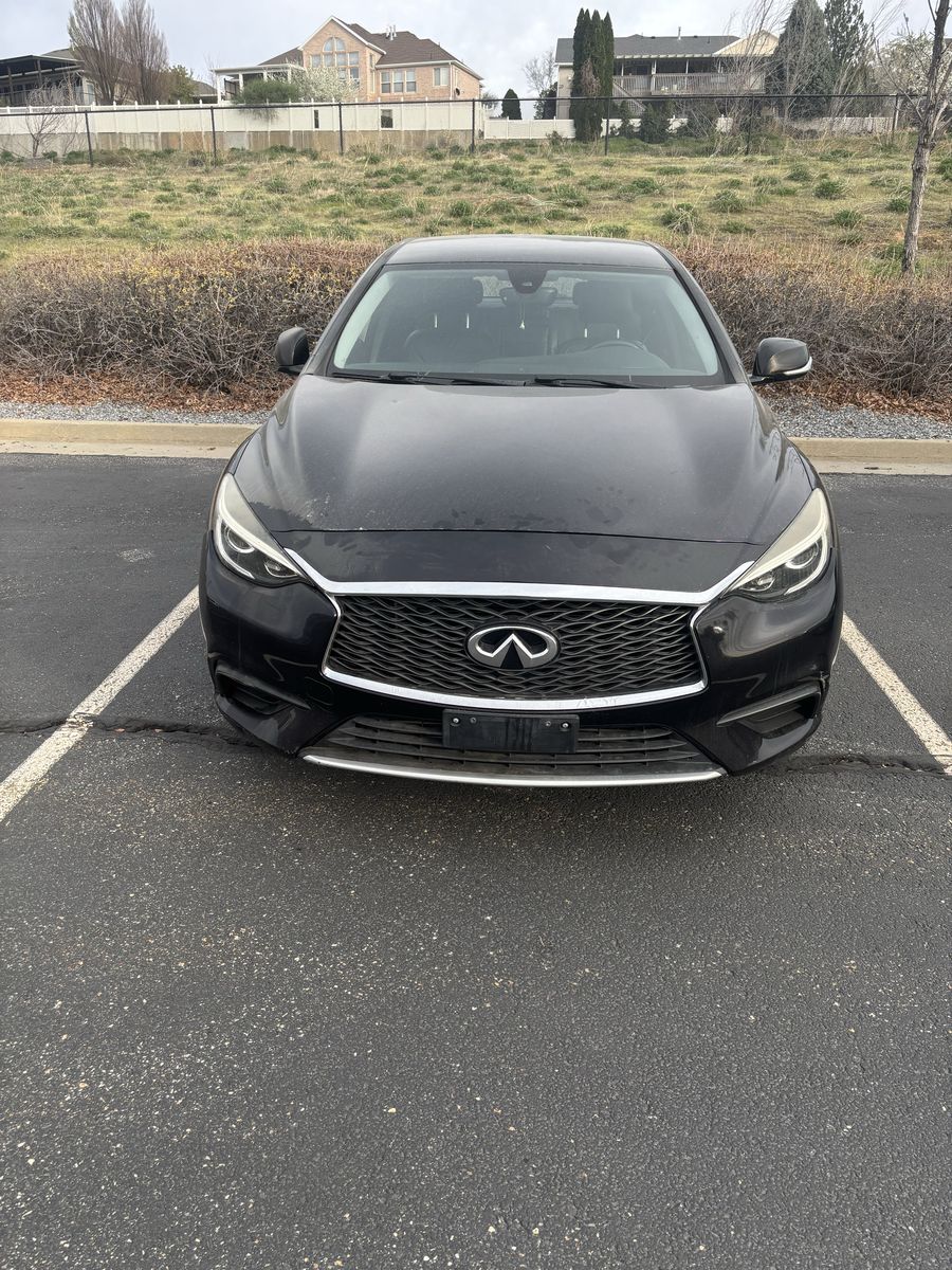 2018 Infiniti QX30 