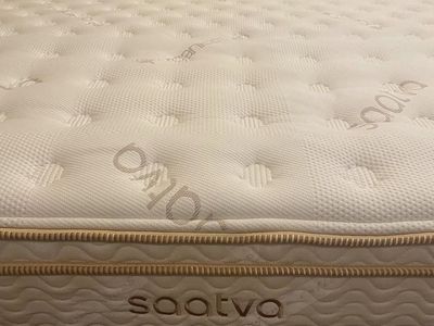 Queen Mattress, Saatva Classic, Like New Condition