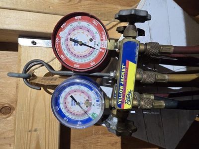 AC Test and Charging Manifold