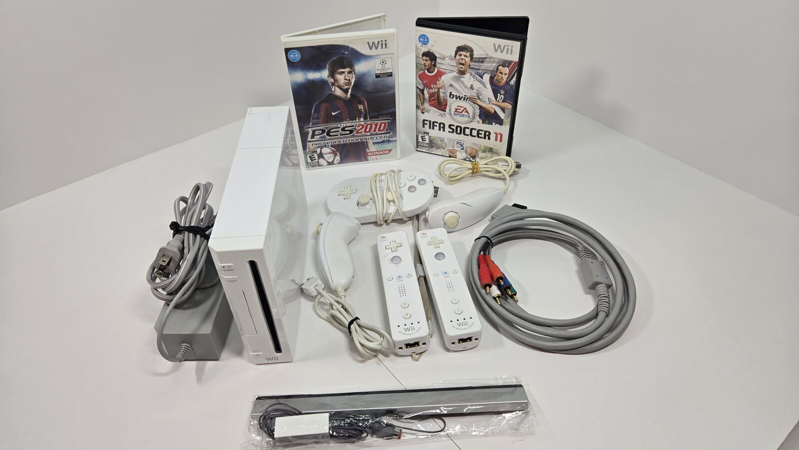 #11: Wii Bundle - Gamecube Compatible; TESTED w/Memory Reset