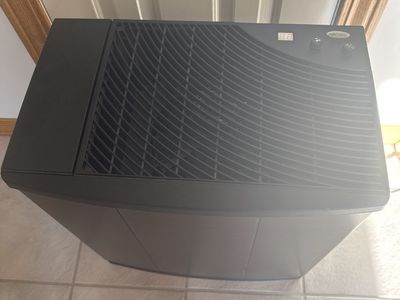 Clean Air Wood Grain Finish Air Purifier - Excellent Condition