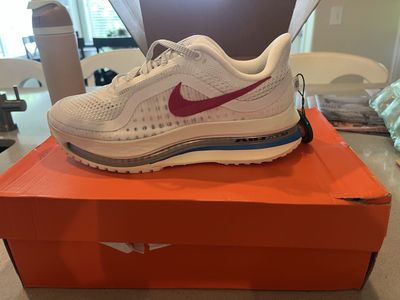 Nike Women's Pegasus Premium Running Shoes White/Red/Blue (Size 6.5 US)