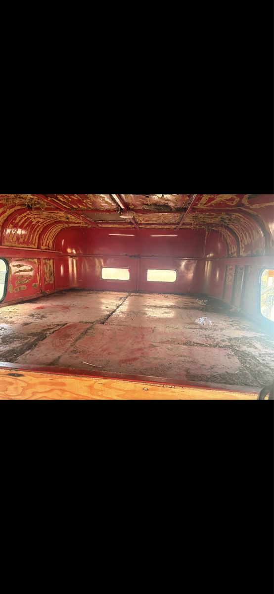 Main image 3