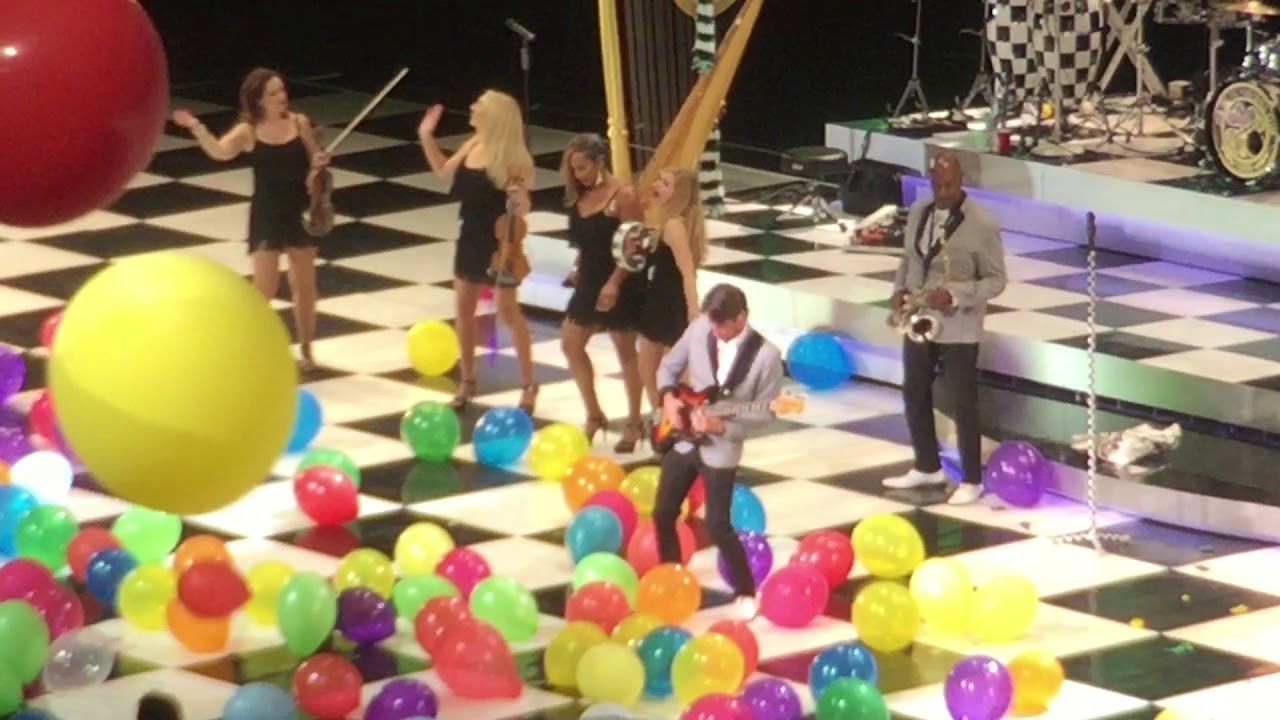 Stage and Movie Production Balloon Supplies