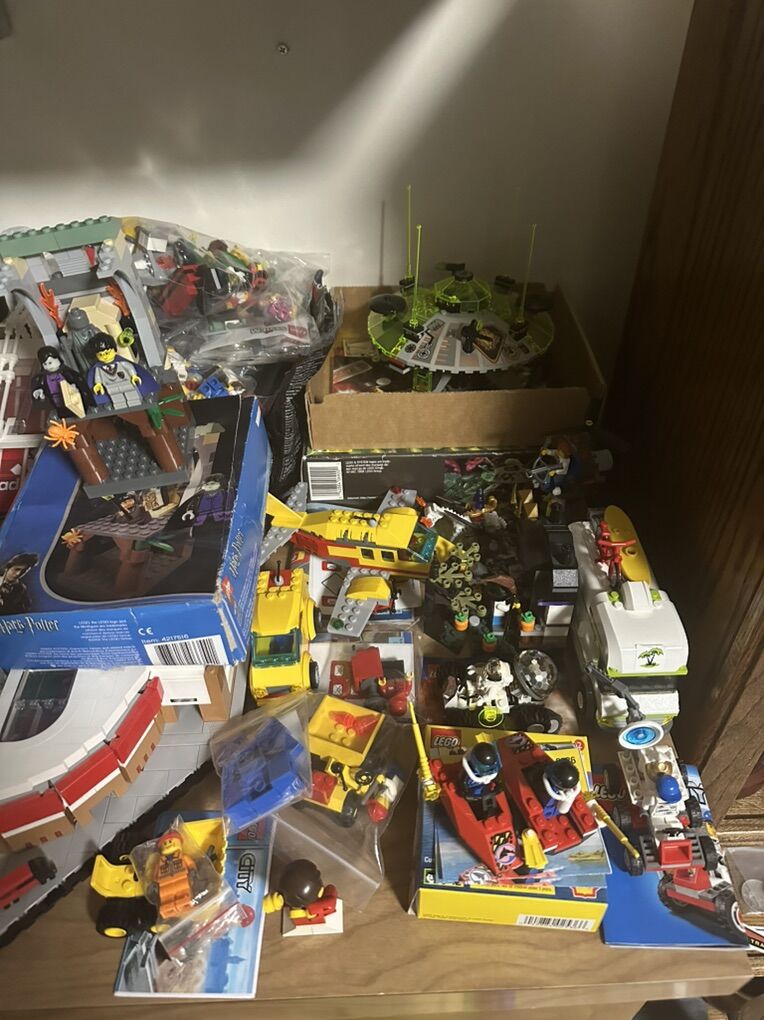 Very old 100% complete Lego sets