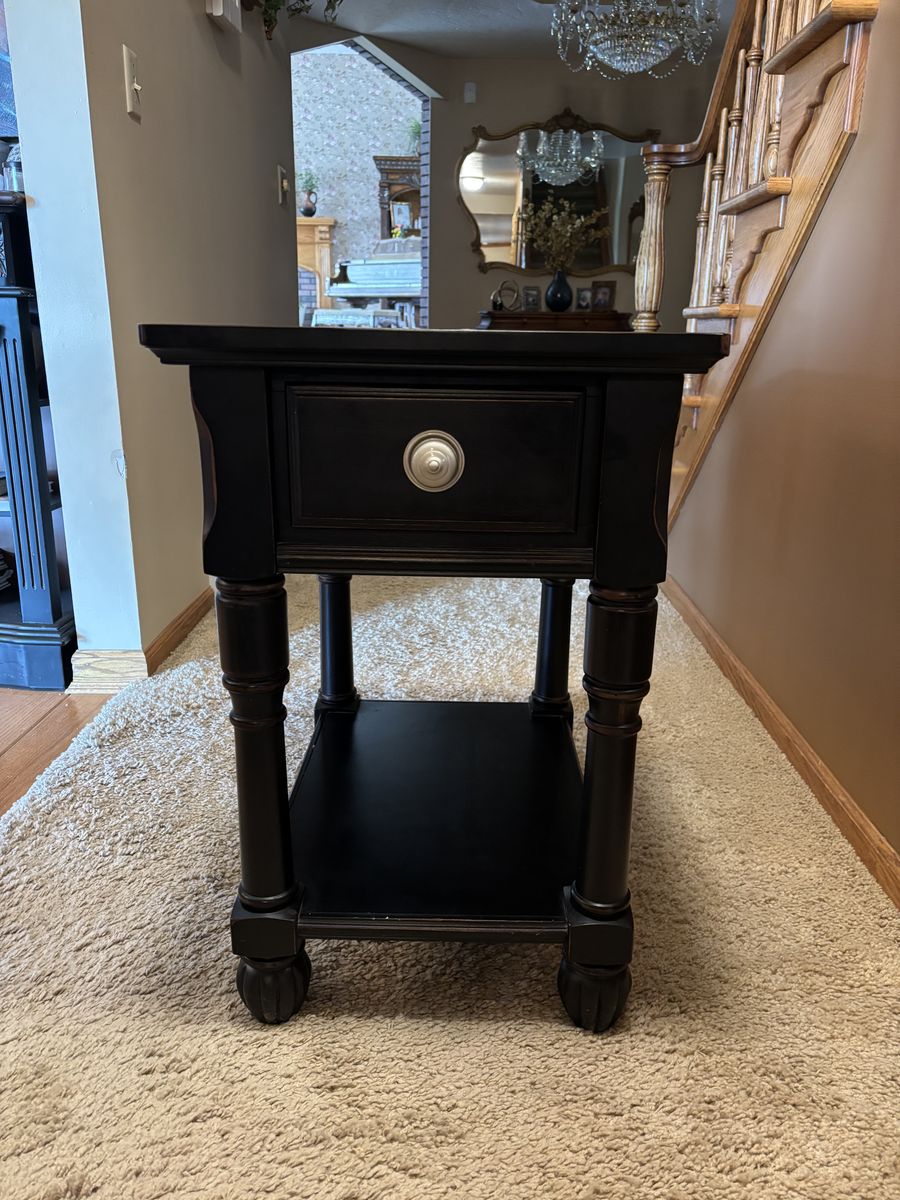 Darling Black End Table