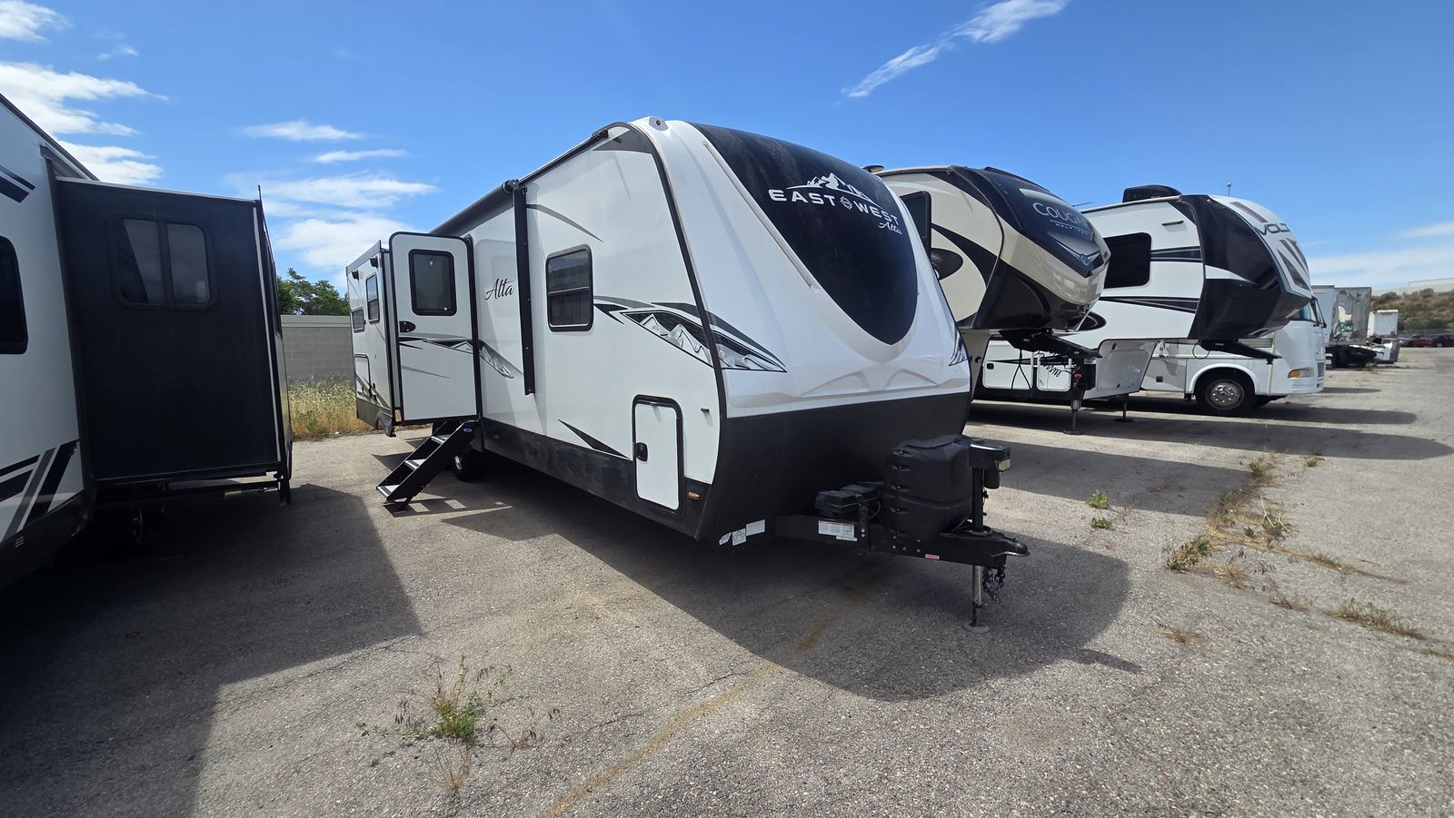 2022 East to West ALTA 2810KIK