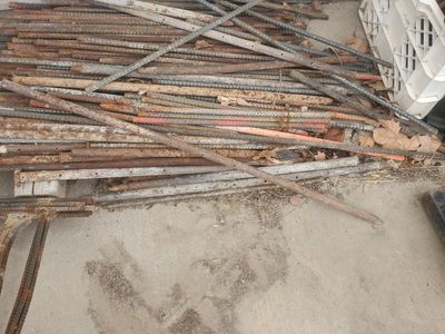 concrete stakes and rebars stakes