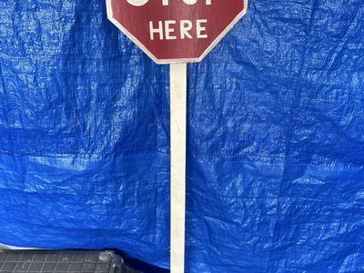 Santa stop here sign
