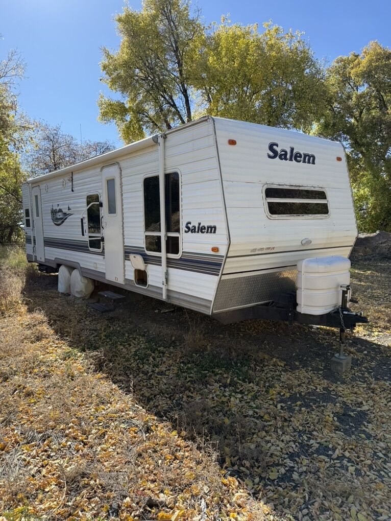Salem camp Trailer