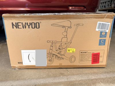 NEWYOO TR007 5-in-1 Balance Bike / Tricycle with Steering Push Handlebar