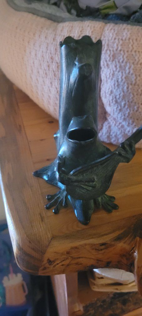 Vintage Metal Frog Playing Banjo Pen Holder & Decor, Rustic Bronze Finish