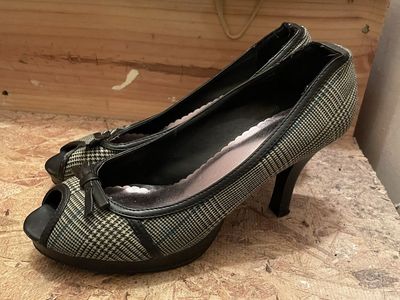 Maurice’s women’s plaid heels 9
