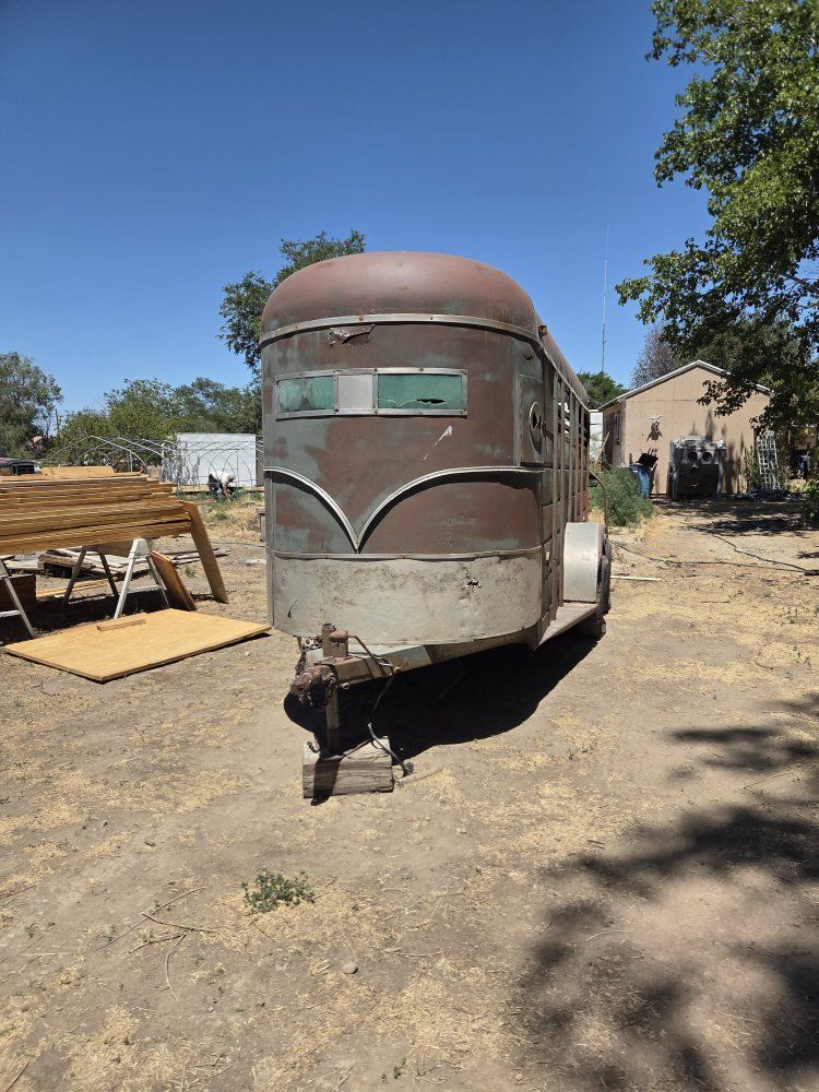 1975 ww  stock trailer